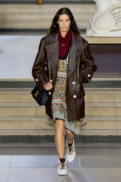 Look 12